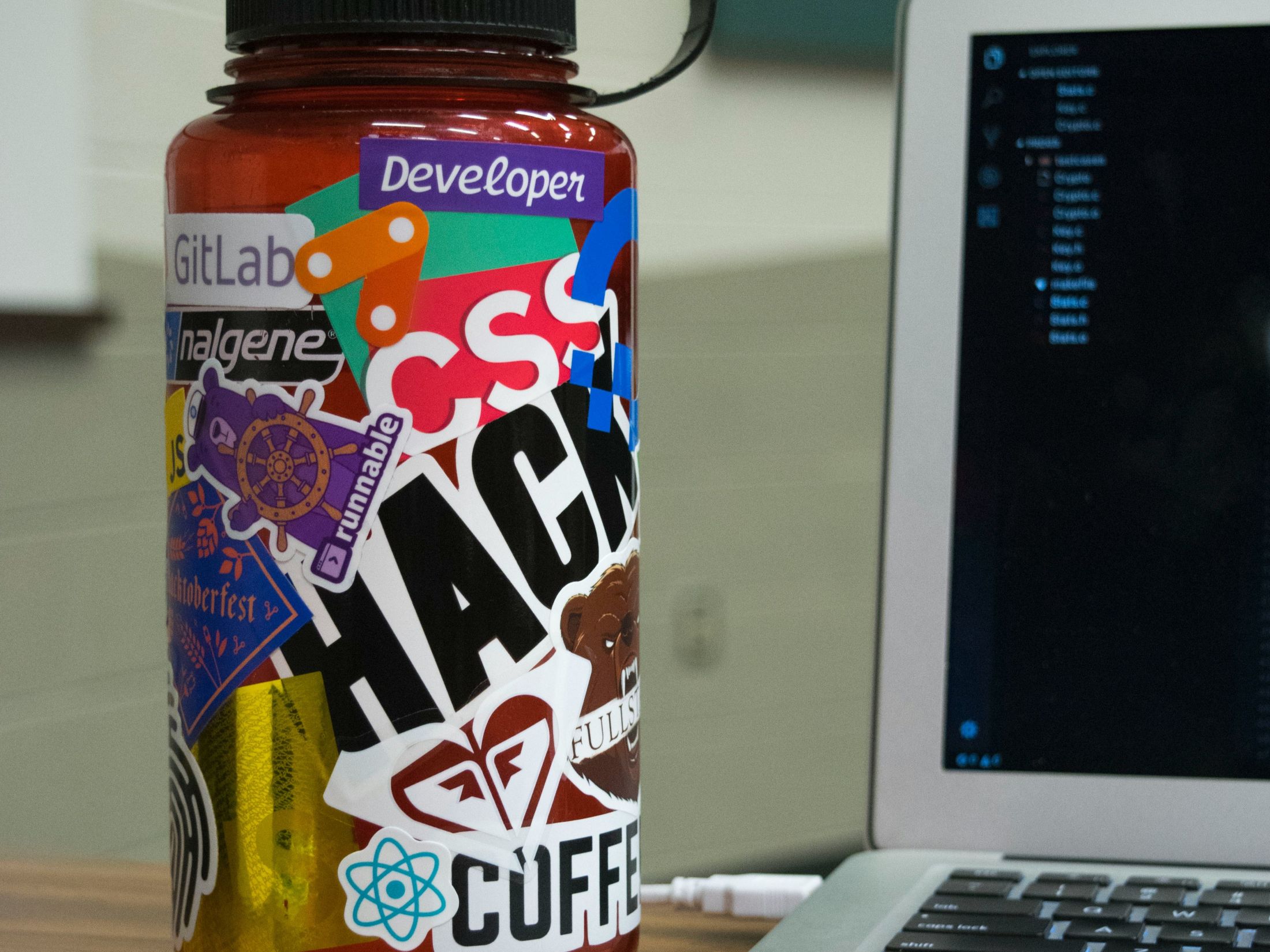 マルウェア キャンペーンでは A/B テストに VS Code 拡張機能を使用